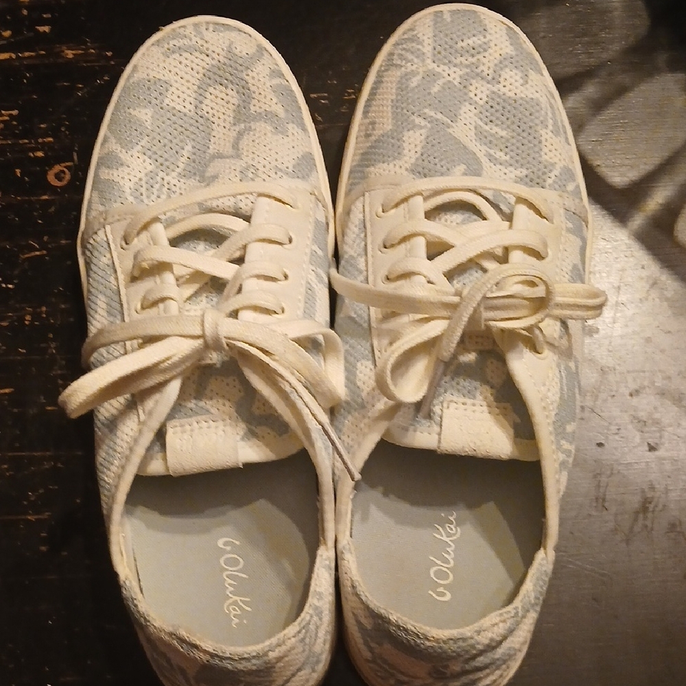 OluKai Women's Cream and Light Blue Sneakers. These Are So Cute. Blue Aqua Color